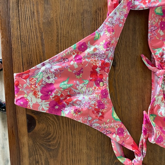 COPY - NWOT Victoria’s Secret Tie side, Bikini Set 👙 - Picture 3 of 5